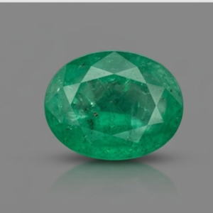 Natural Brazilian Emerald (Panna) – 600 Carat Premium Green Gemstone