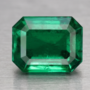 Natural Ethiopian Emerald (Panna) – 700 Carat Premium Green Gemstone