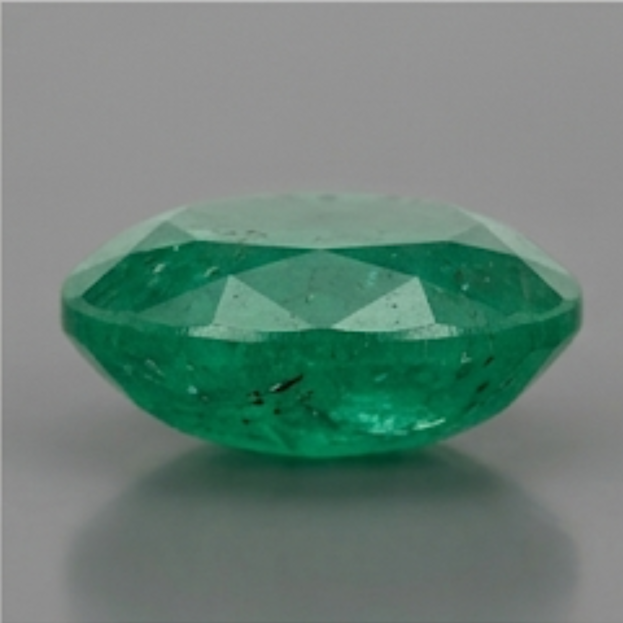 Natural Brazilian Emerald (Panna) – 600 Carat Premium Green Gemstone - Image 2